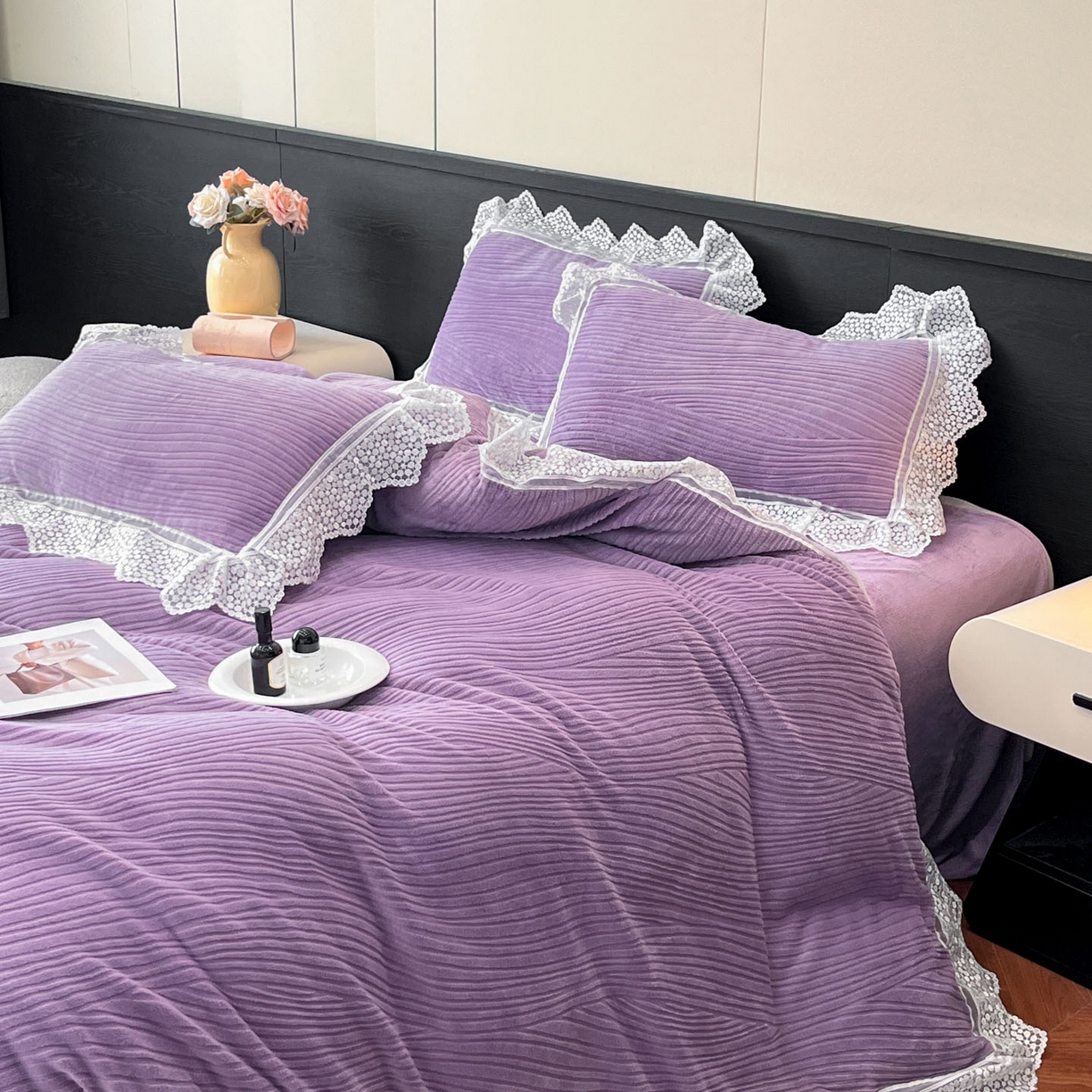 91家纺网 家纺一手货源 找家纺 爱家（原缔乐家纺） 2025新款A类牛奶雕花绒四件套系列 维多利梦幻紫