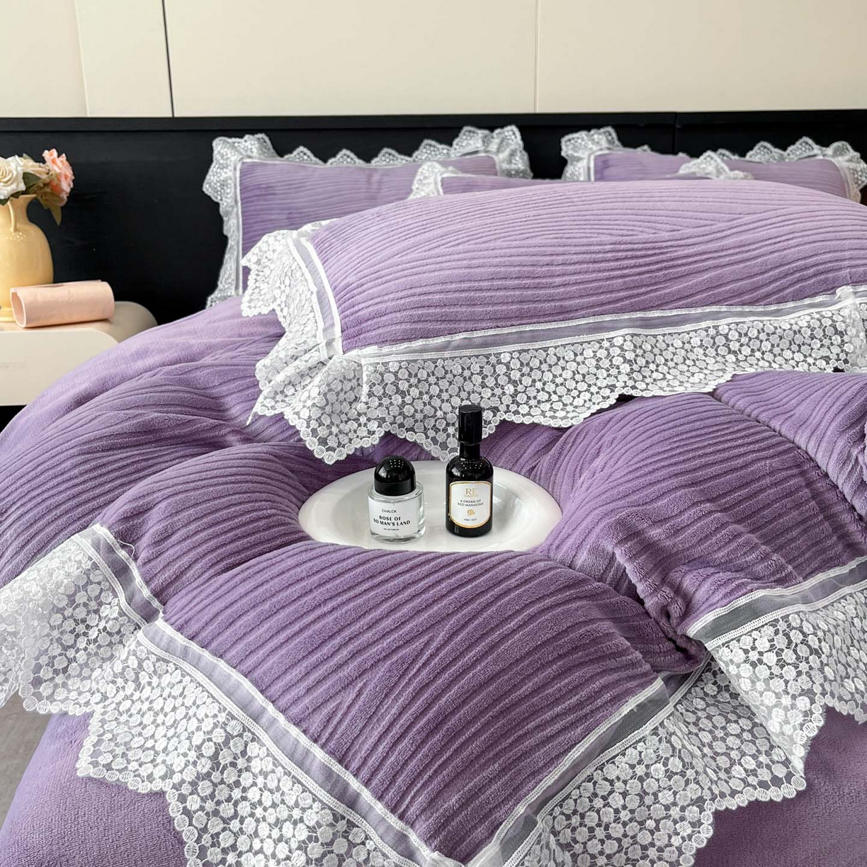 91家纺网 家纺一手货源 找家纺 爱家（原缔乐家纺） 2025新款A类牛奶雕花绒四件套系列 维多利梦幻紫