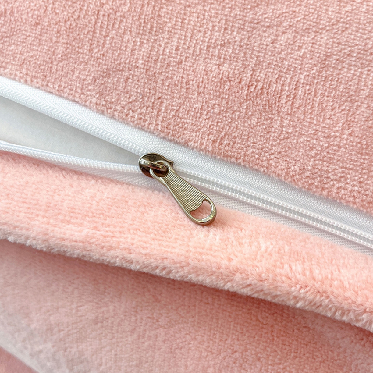 91家纺网 家纺一手货源 找家纺 爱家（原缔乐家纺） 2025新款A类牛奶雕花绒四件套系列 锦羽-香玉粉