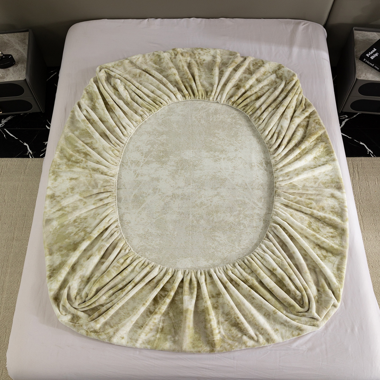 91家纺网 家纺一手货源 找家纺 锦罗绣 2025新款全消光兔绒300克牛奶绒床笠 绿野仙踪