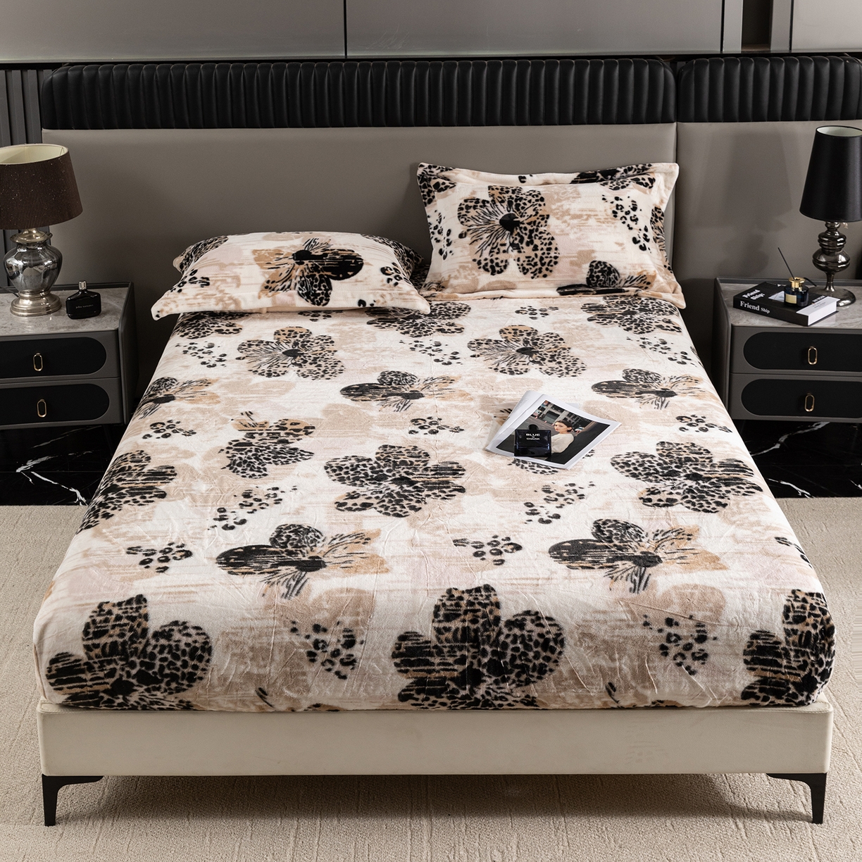 91家纺网 家纺一手货源 找家纺 锦罗绣 2025新款全消光兔绒300克牛奶绒床笠 满园金色