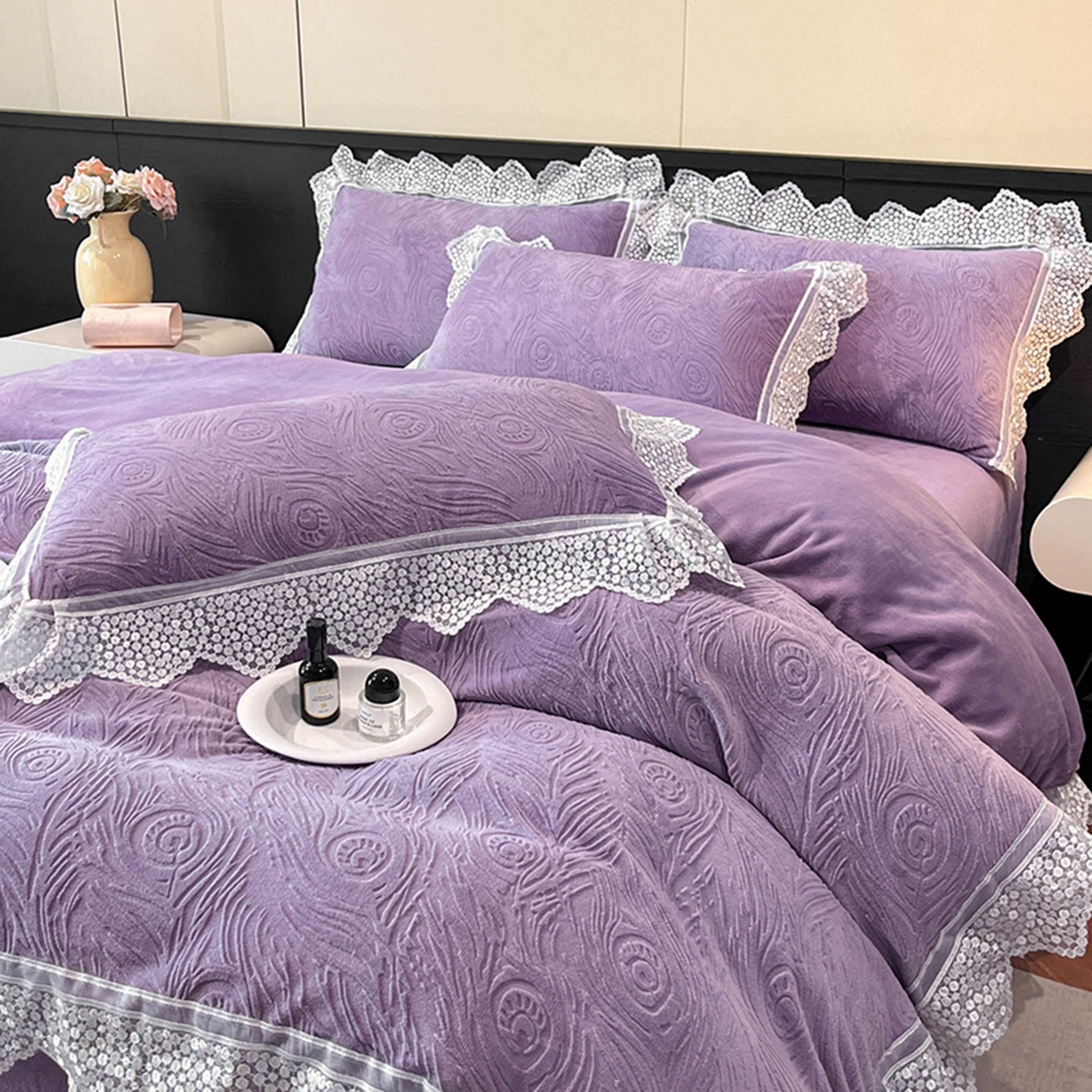 91家纺网 家纺一手货源 找家纺 爱家（原缔乐家纺） 2025新款A类牛奶雕花绒四件套系列 锦羽-梦幻紫