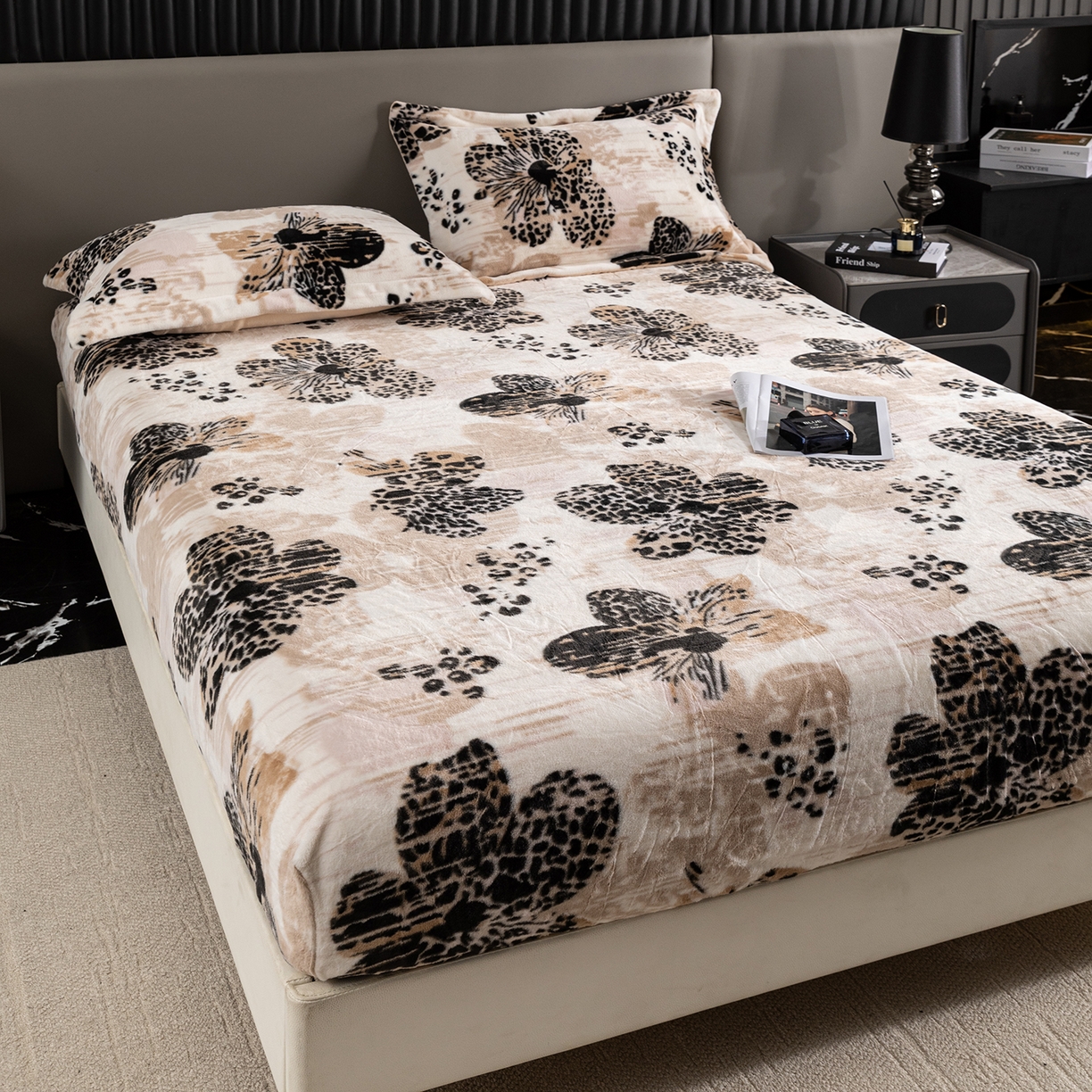 91家纺网 家纺一手货源 找家纺 锦罗绣 2025新款全消光兔绒300克牛奶绒床笠 满园金色