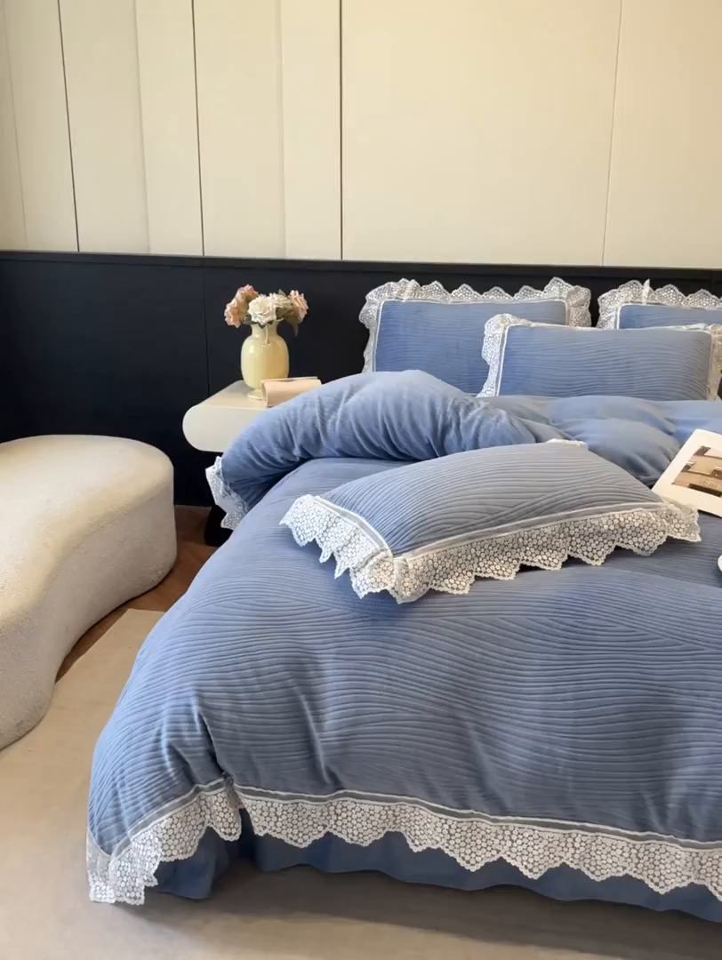 91家纺网 家纺一手货源 找家纺 爱家（原缔乐家纺） 2025新款A类牛奶雕花绒四件套系列 维多利-宾利兰