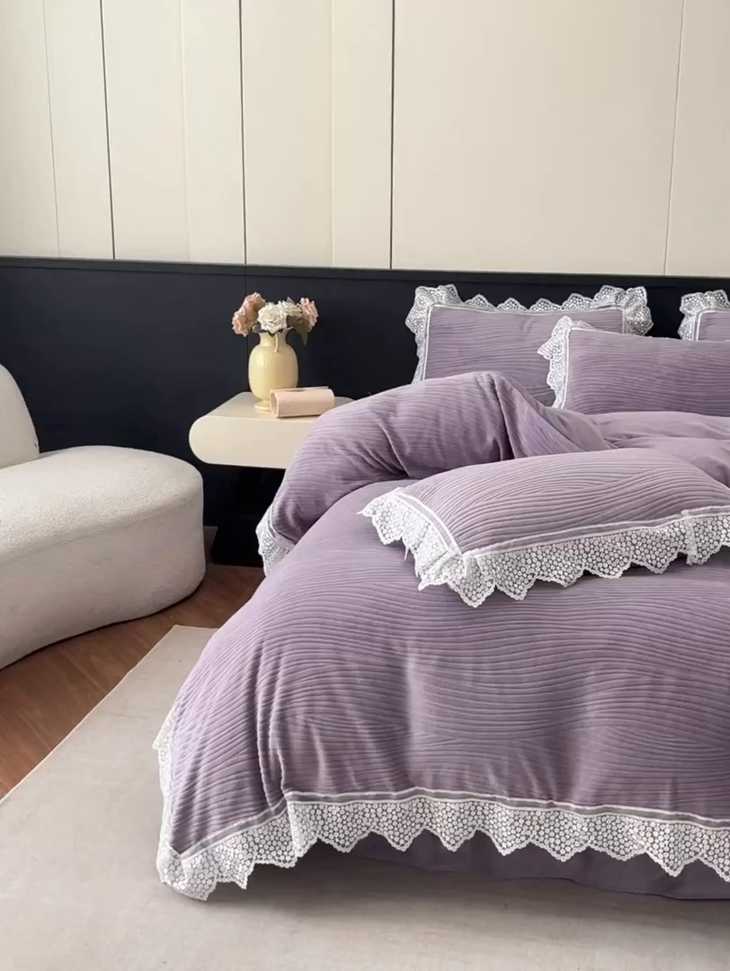 91家纺网 家纺一手货源 找家纺 爱家（原缔乐家纺） 2025新款A类牛奶雕花绒四件套系列 维多利梦幻紫