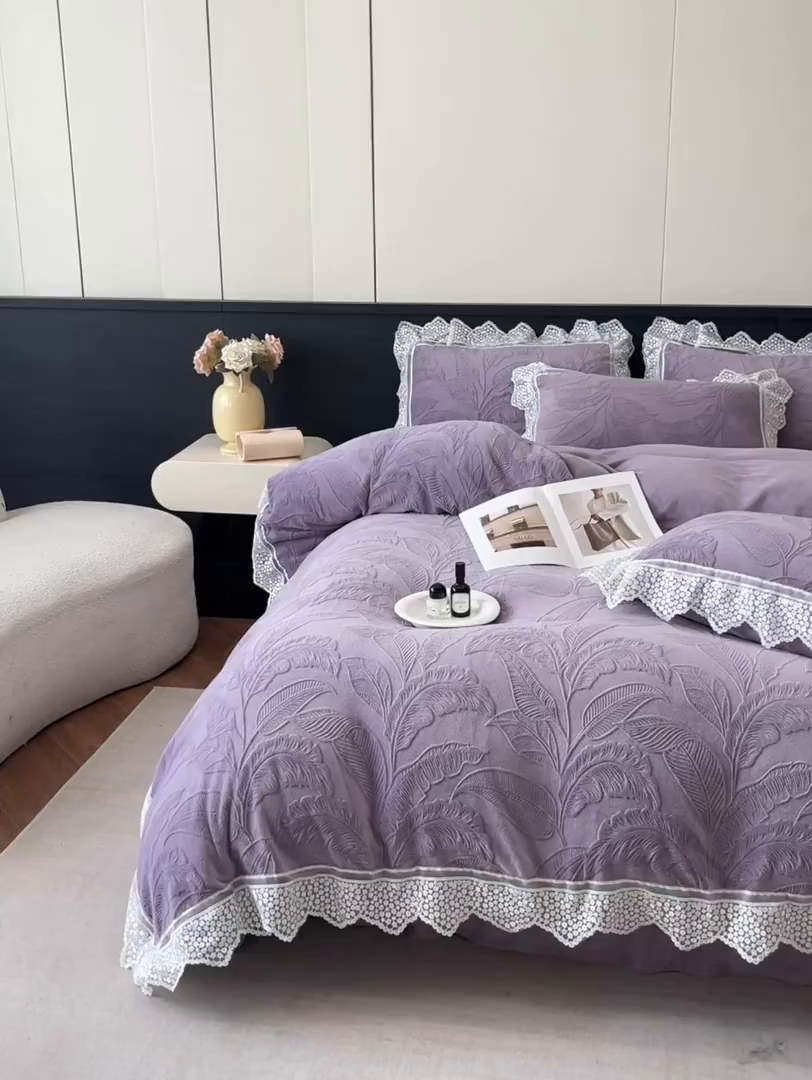 91家纺网 家纺一手货源 找家纺 爱家（原缔乐家纺） 2025新款A类牛奶雕花绒四件套系列 海岛热恋梦幻紫