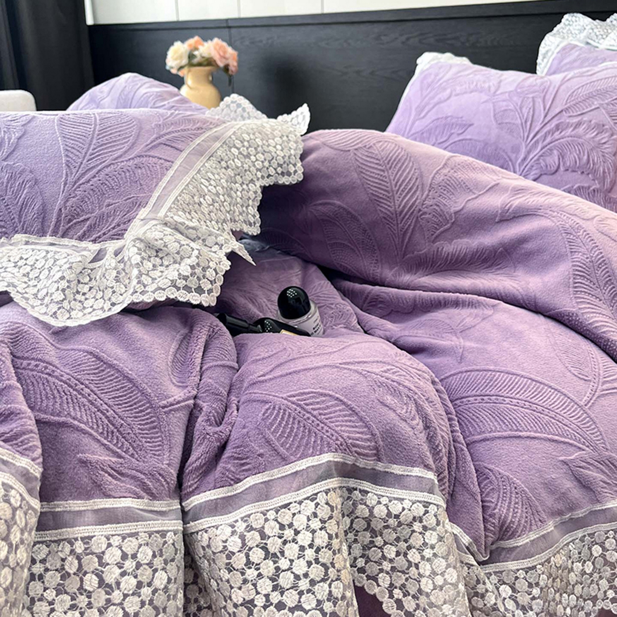 91家纺网 家纺一手货源 找家纺 爱家（原缔乐家纺） 2025新款A类牛奶雕花绒四件套系列 海岛热恋梦幻紫