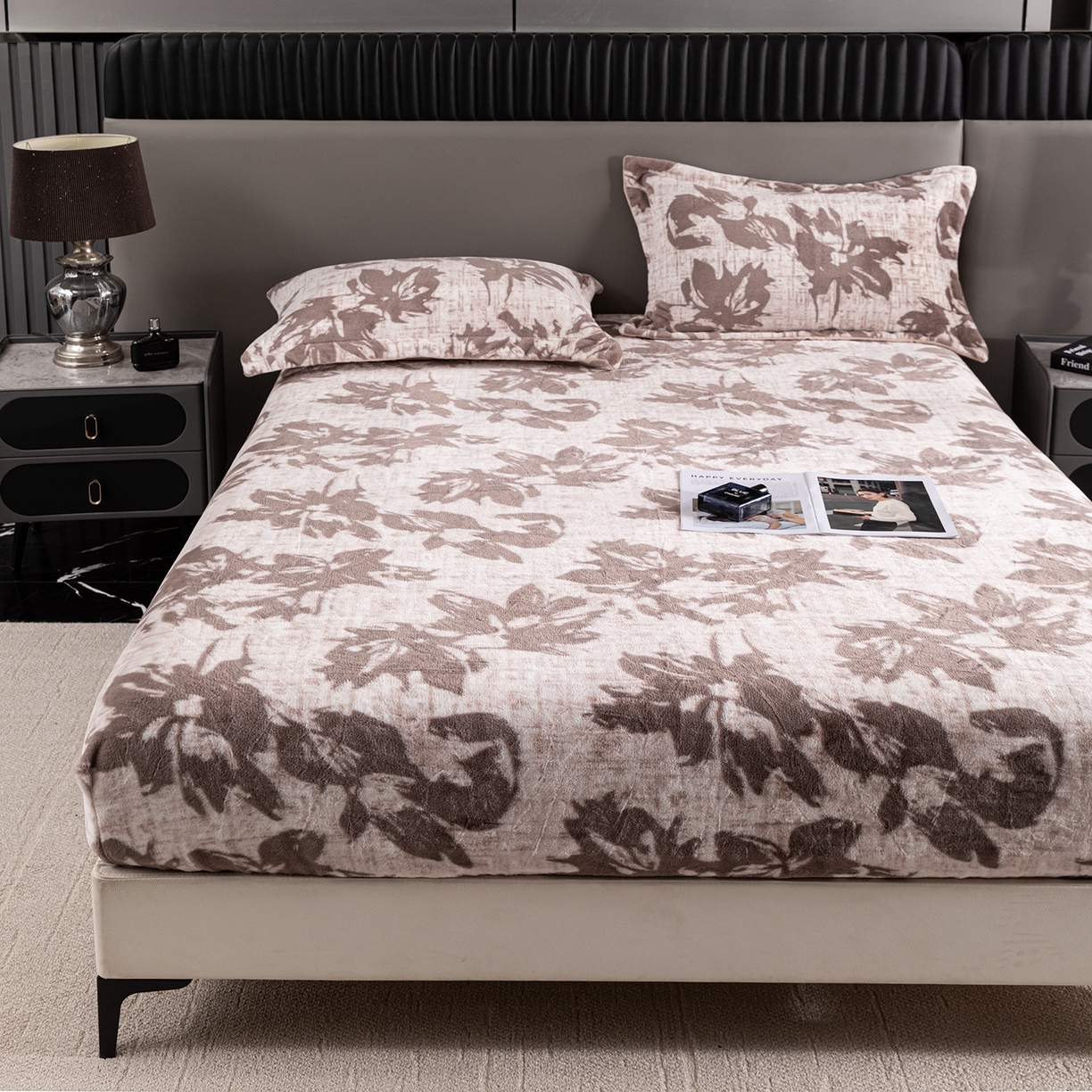 91家纺网 家纺一手货源 找家纺 锦罗绣 2025新款全消光兔绒300克牛奶绒床笠 山水一色