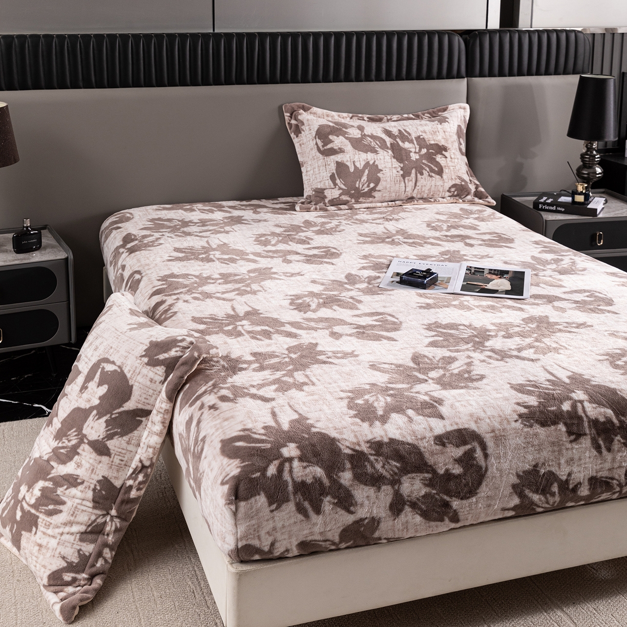 91家纺网 家纺一手货源 找家纺 锦罗绣 2025新款全消光兔绒300克牛奶绒床笠 山水一色