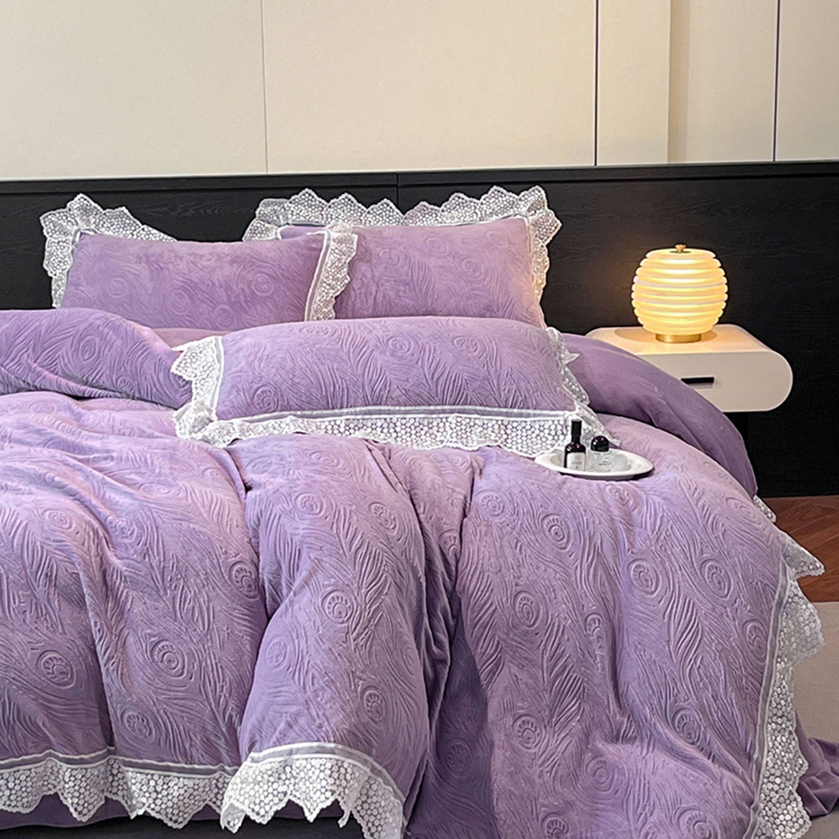 91家纺网 家纺一手货源 找家纺 爱家（原缔乐家纺） 2025新款A类牛奶雕花绒四件套系列 锦羽-梦幻紫