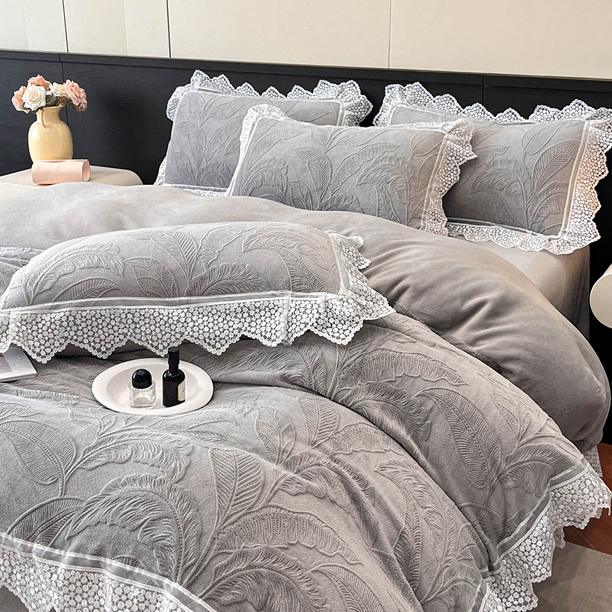 91家纺网 家纺一手货源 找家纺 （总）爱家（原缔乐家纺） 2025新款A类牛奶雕花绒四件套系列（床盖加20）