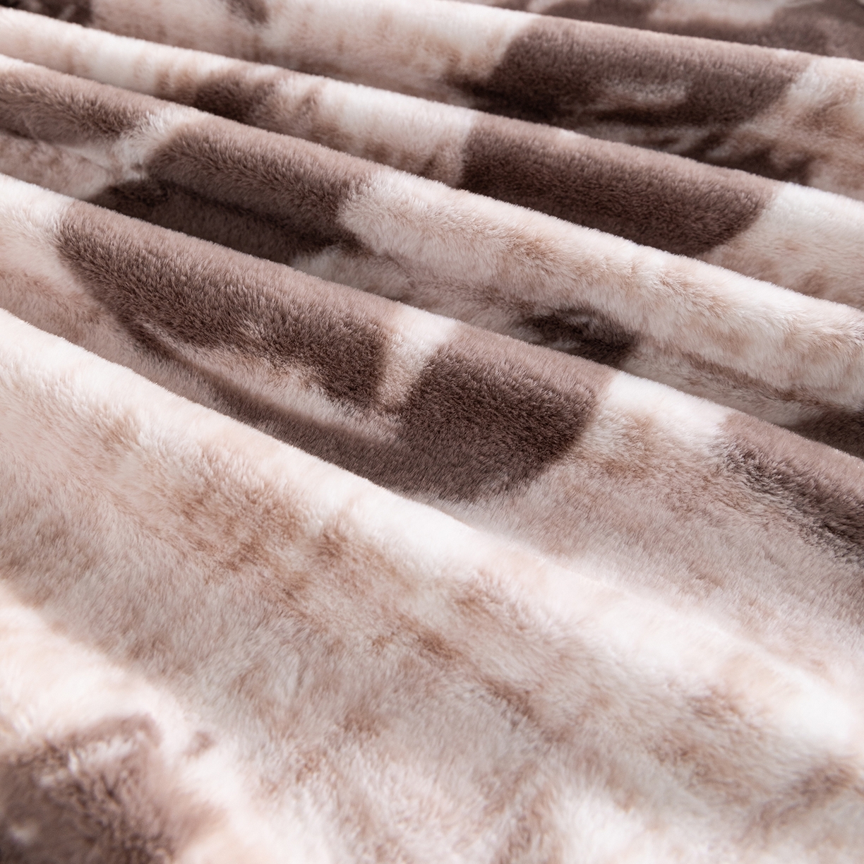 91家纺网 家纺一手货源 找家纺 锦罗绣 2025新款全消光兔绒300克牛奶绒床笠 山水一色