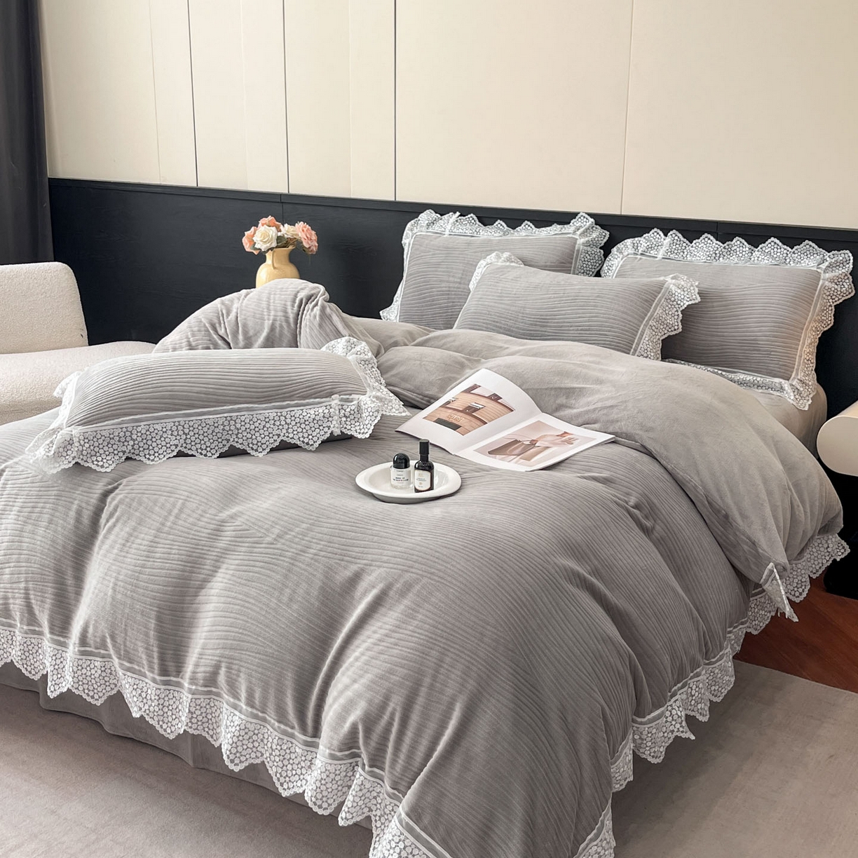 91家纺网 家纺一手货源 找家纺 爱家（原缔乐家纺） 2025新款A类牛奶雕花绒四件套系列 维多利高雅灰