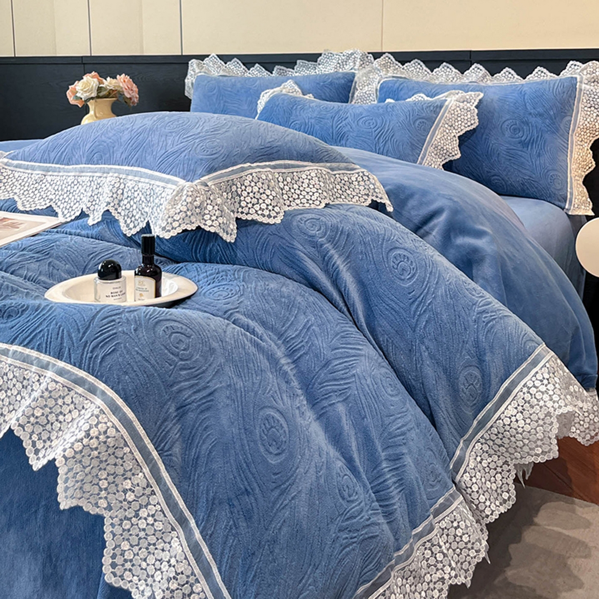 91家纺网 家纺一手货源 找家纺 爱家（原缔乐家纺） 2025新款A类牛奶雕花绒四件套系列 锦羽-宾利兰