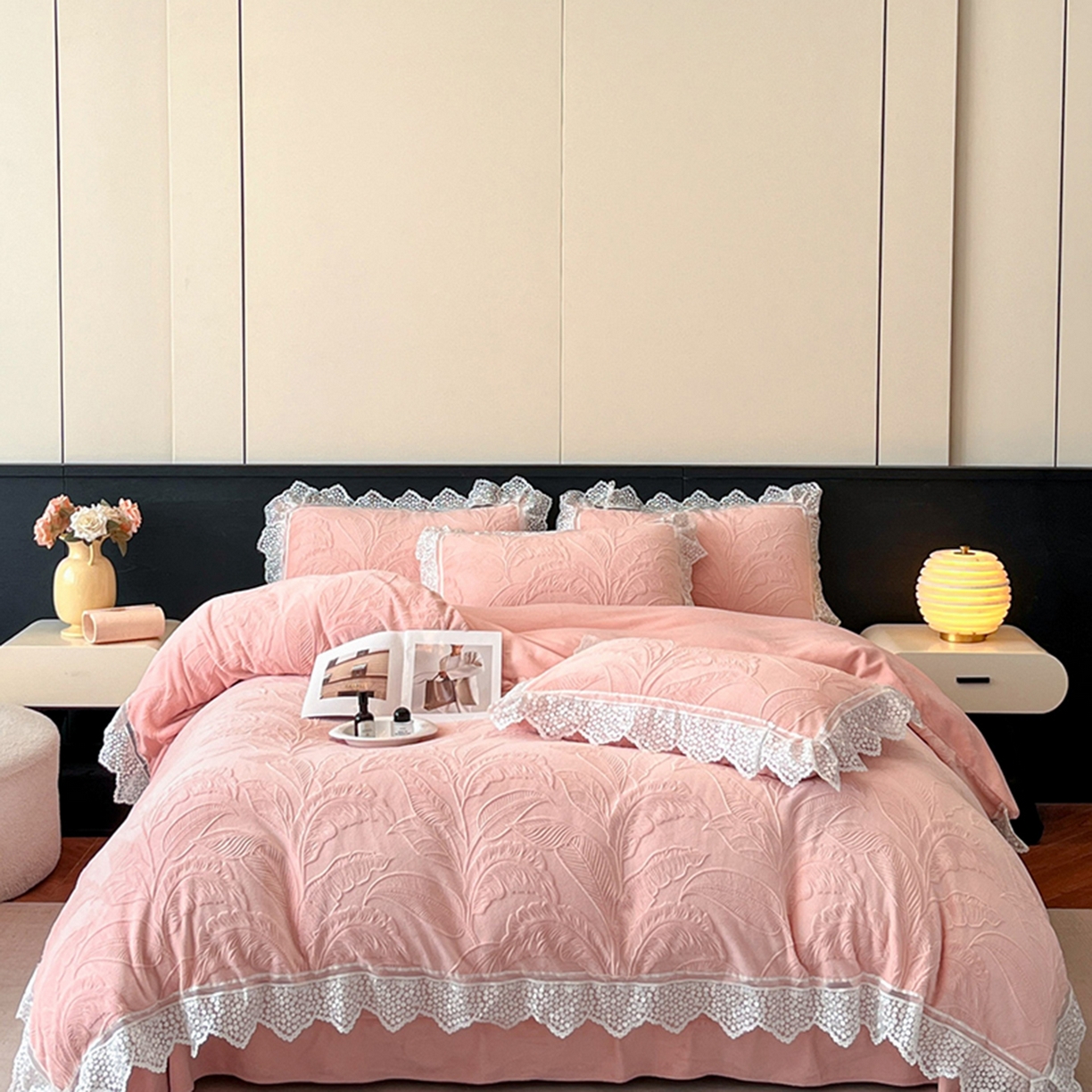 91家纺网 家纺一手货源 找家纺 爱家（原缔乐家纺） 2025新款A类牛奶雕花绒四件套系列 海岛热恋香玉粉