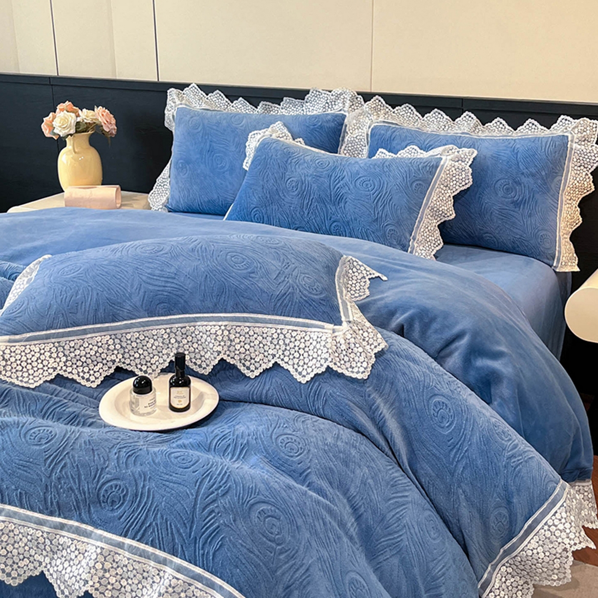 91家纺网 家纺一手货源 找家纺 爱家（原缔乐家纺） 2025新款A类牛奶雕花绒四件套系列 锦羽-宾利兰