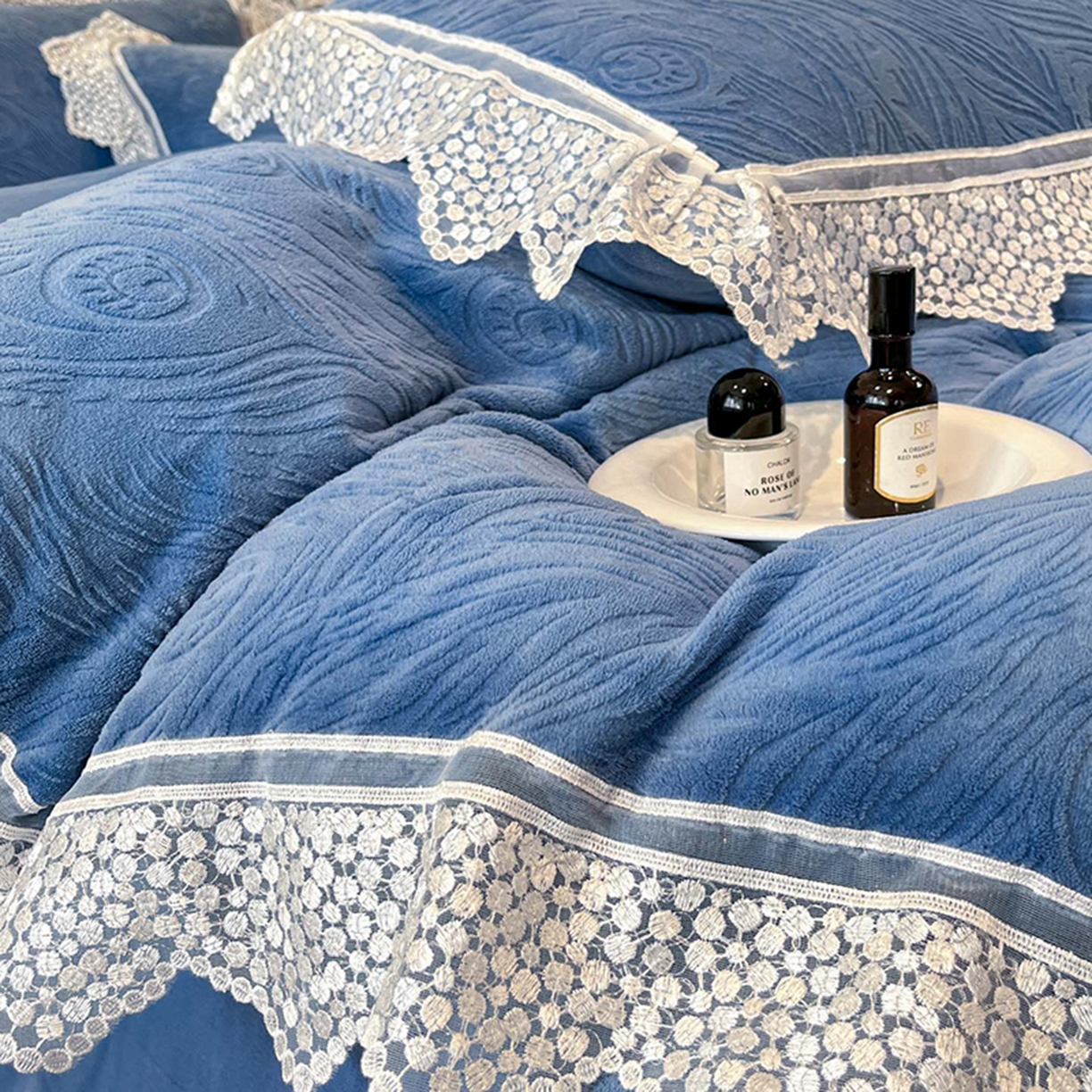 91家纺网 家纺一手货源 找家纺 爱家（原缔乐家纺） 2025新款A类牛奶雕花绒四件套系列 锦羽-宾利兰