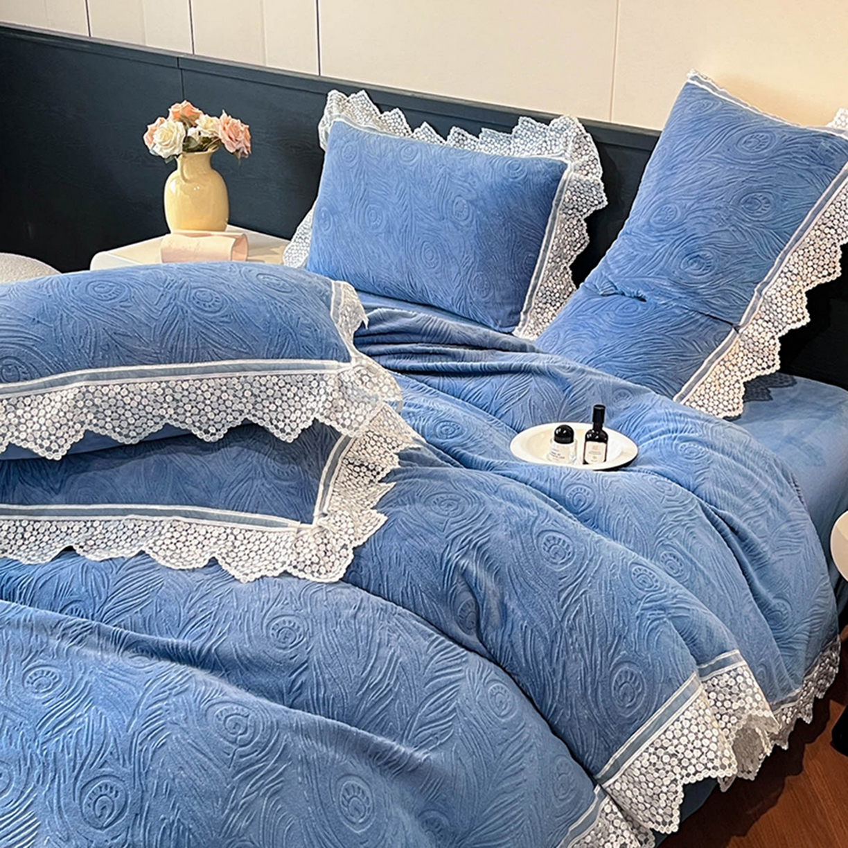 91家纺网 家纺一手货源 找家纺 爱家（原缔乐家纺） 2025新款A类牛奶雕花绒四件套系列 锦羽-宾利兰