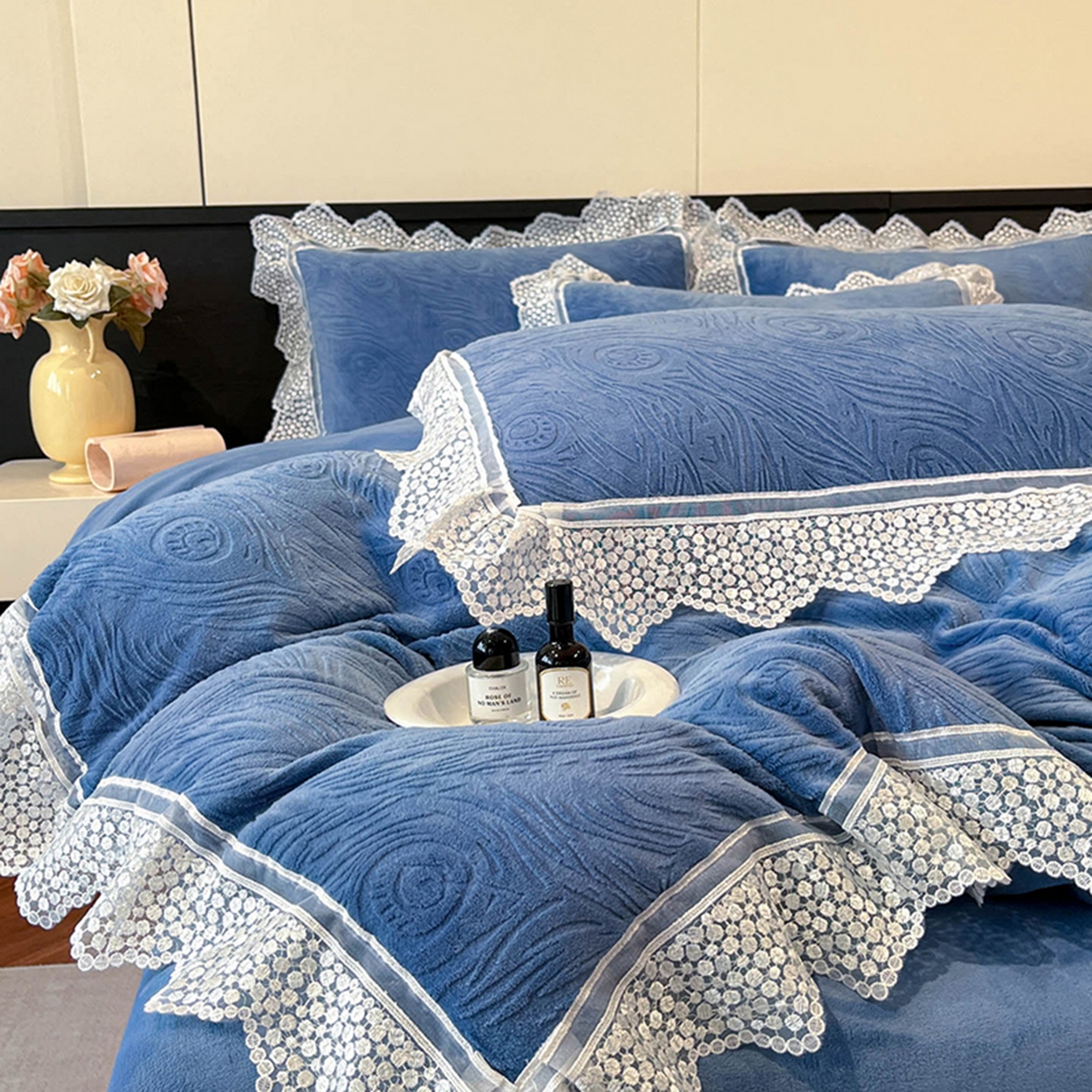 爱家（原缔乐家纺） 2025新款A类牛奶雕花绒四件套系列 锦羽-宾利兰