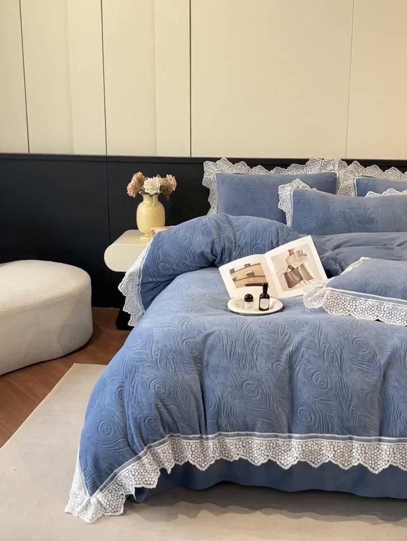 91家纺网 家纺一手货源 找家纺 爱家（原缔乐家纺） 2025新款A类牛奶雕花绒四件套系列 锦羽-宾利兰