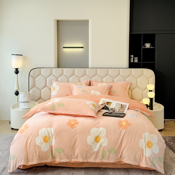 91家纺网 家纺一手货源 找家纺 喜四方 2025新款超细旦婴儿宝宝绒印花四件套 初心-桔