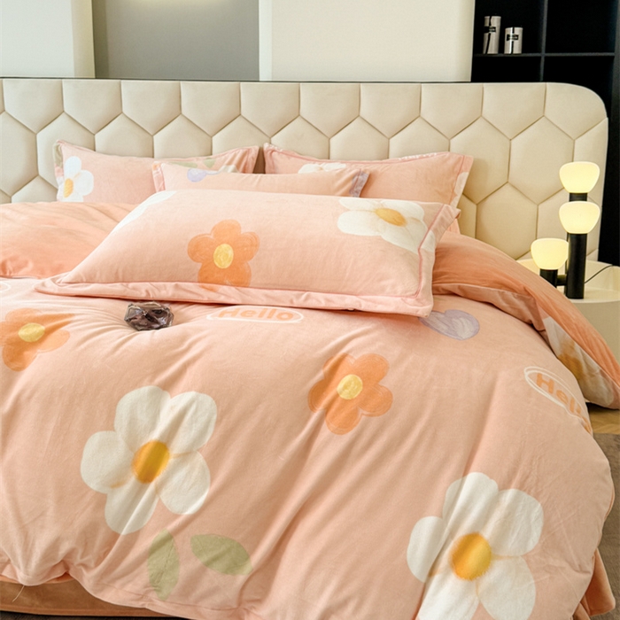 91家纺网 家纺一手货源 找家纺 喜四方 2025新款超细旦婴儿宝宝绒印花四件套 初心-桔