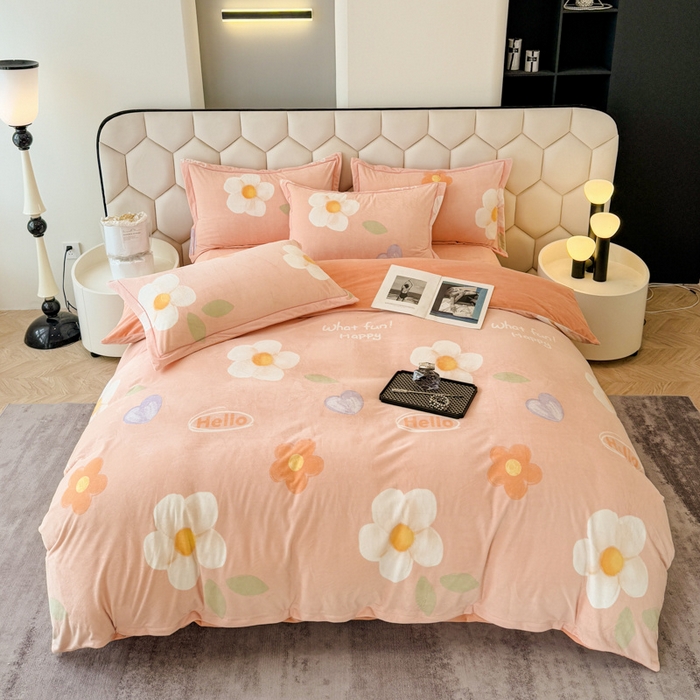 91家纺网 家纺一手货源 找家纺 喜四方 2025新款超细旦婴儿宝宝绒印花四件套 初心-桔