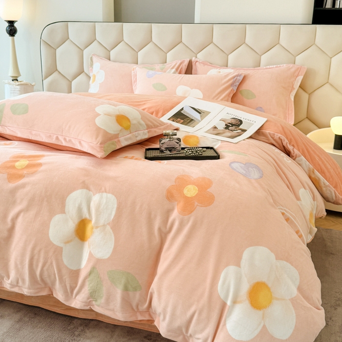 91家纺网 家纺一手货源 找家纺 喜四方 2025新款超细旦婴儿宝宝绒印花四件套 初心-桔