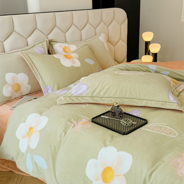 91家纺网 家纺一手货源 找家纺 喜四方 2025新款超细旦婴儿宝宝绒印花四件套 初心-绿