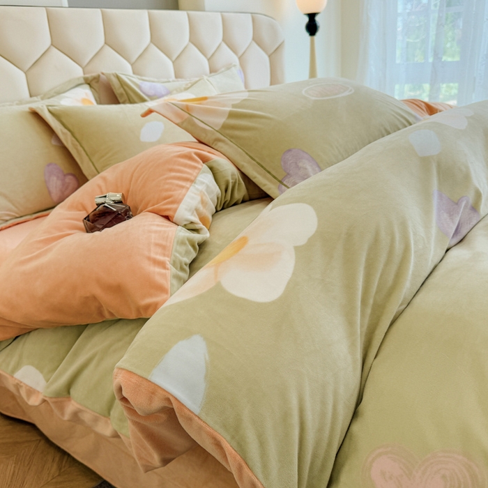 91家纺网 家纺一手货源 找家纺 喜四方 2025新款超细旦婴儿宝宝绒印花四件套 初心-绿