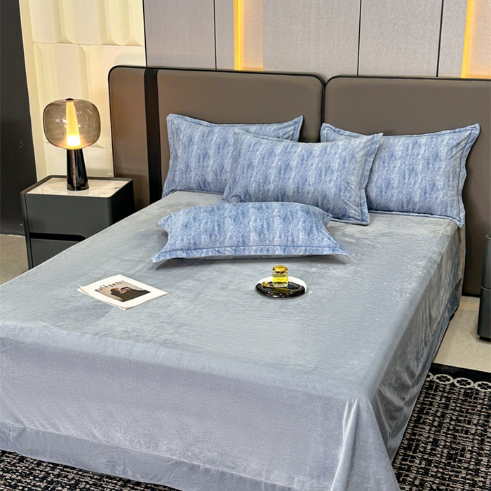 91家纺网 家纺一手货源 找家纺 喜四方 2025新款超细旦婴儿宝宝绒印花四件套 德芙-兰