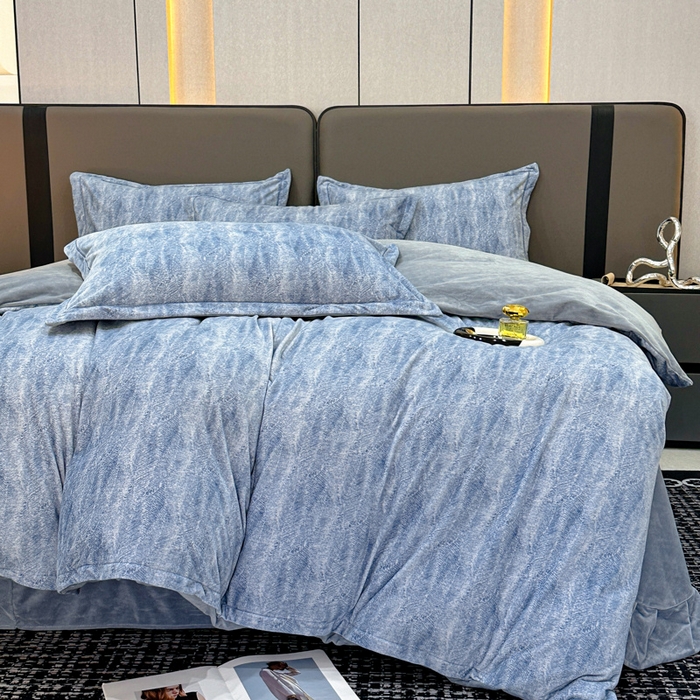 91家纺网 家纺一手货源 找家纺 喜四方 2025新款超细旦婴儿宝宝绒印花四件套 德芙-兰