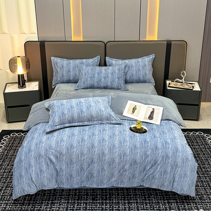 91家纺网 家纺一手货源 找家纺 喜四方 2025新款超细旦婴儿宝宝绒印花四件套 德芙-兰