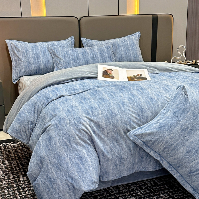 91家纺网 家纺一手货源 找家纺 喜四方 2025新款超细旦婴儿宝宝绒印花四件套 德芙-兰