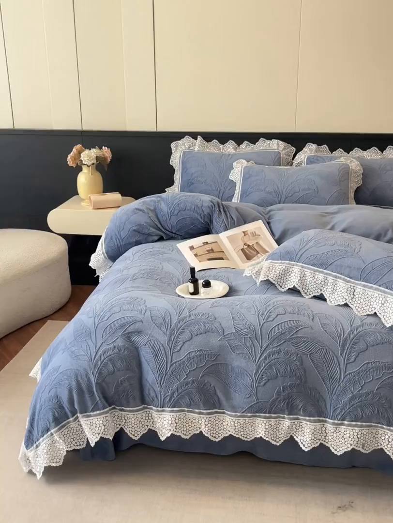 91家纺网 家纺一手货源 找家纺 爱家（原缔乐家纺） 2025新款A类牛奶雕花绒四件套系列 海岛热恋-宾利兰