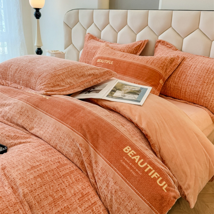 91家纺网 家纺一手货源 找家纺 喜四方 2025新款超细旦婴儿宝宝绒印花四件套 都市柏林