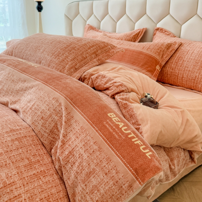 91家纺网 家纺一手货源 找家纺 喜四方 2025新款超细旦婴儿宝宝绒印花四件套 都市柏林