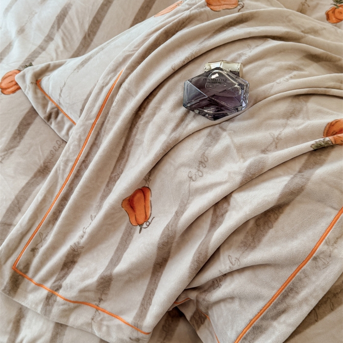 91家纺网 家纺一手货源 找家纺 喜四方 2025新款超细旦婴儿宝宝绒印花四件套 番禧