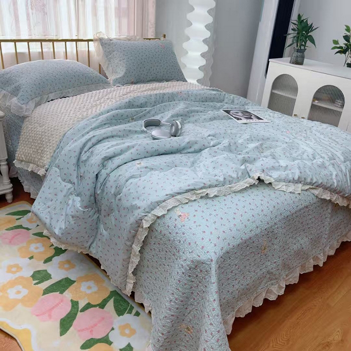 91家纺网 家纺一手货源 找家纺 暖居 2025新款法式纯棉砂洗棉花床盖三件套同款豆豆被双面纯棉被套 碎花兔蓝