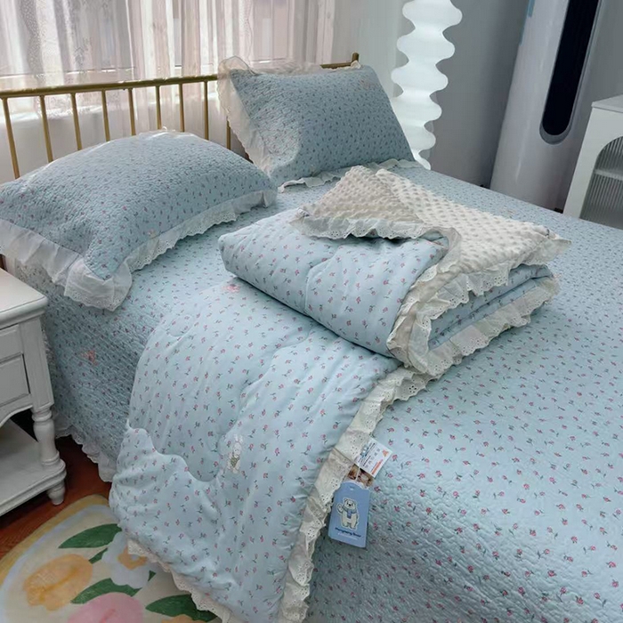 91家纺网 家纺一手货源 找家纺 暖居 2025新款法式纯棉砂洗棉花床盖三件套同款豆豆被双面纯棉被套 碎花兔蓝