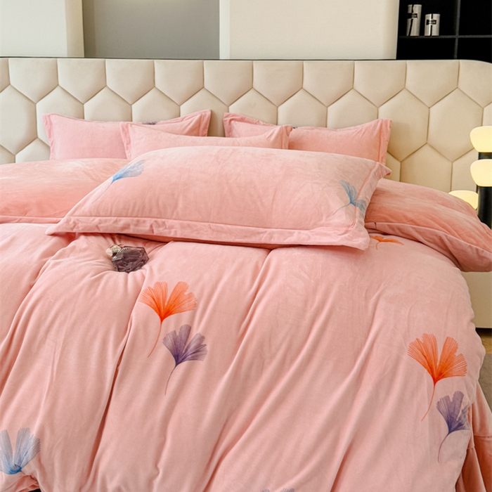 91家纺网 家纺一手货源 找家纺 喜四方 2025新款超细旦婴儿宝宝绒印花四件套 森沐