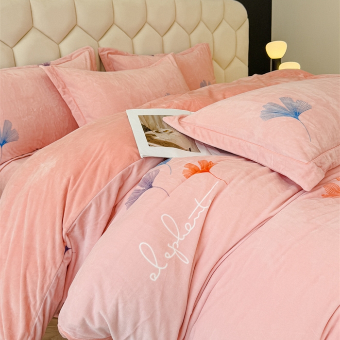 91家纺网 家纺一手货源 找家纺 喜四方 2025新款超细旦婴儿宝宝绒印花四件套 森沐