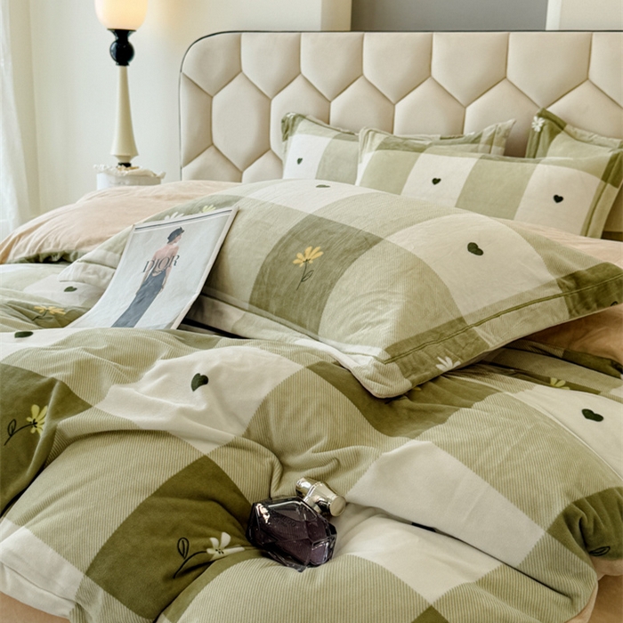 91家纺网 家纺一手货源 找家纺 喜四方 2025新款超细旦婴儿宝宝绒印花四件套 盛夏晚晴-绿