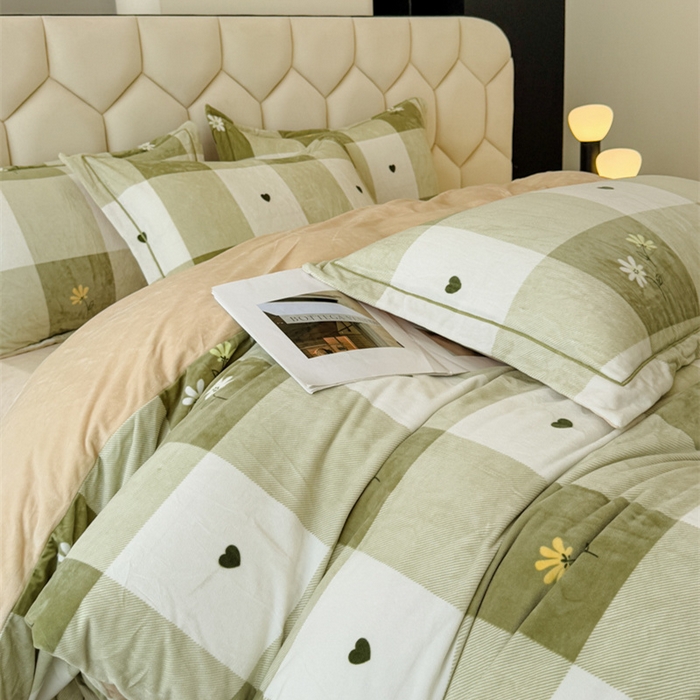 91家纺网 家纺一手货源 找家纺 喜四方 2025新款超细旦婴儿宝宝绒印花四件套 盛夏晚晴-绿