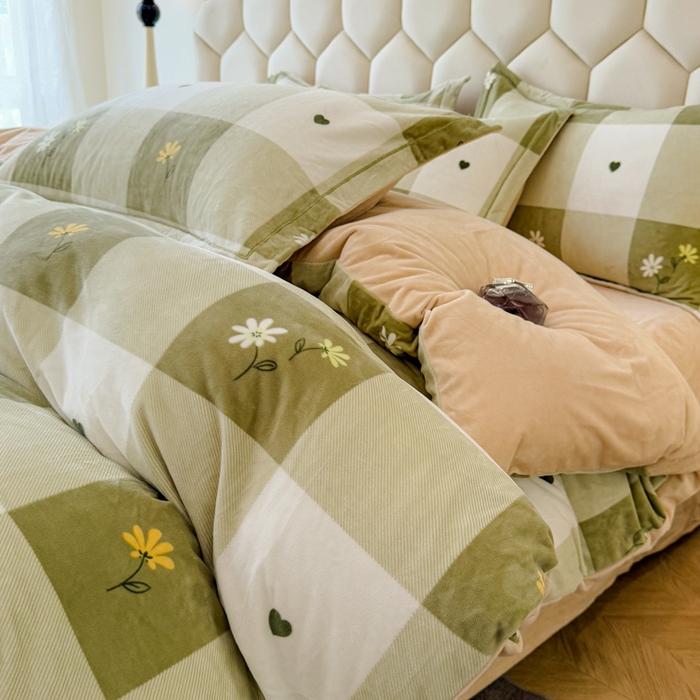 91家纺网 家纺一手货源 找家纺 喜四方 2025新款超细旦婴儿宝宝绒印花四件套 盛夏晚晴-绿