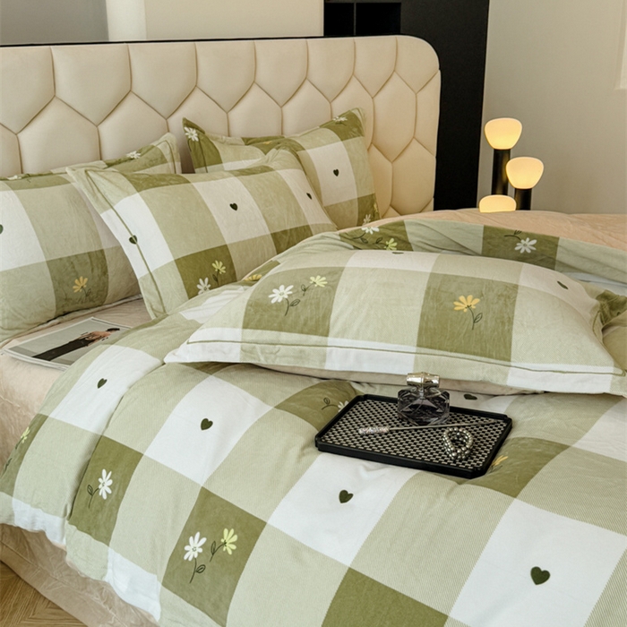 91家纺网 家纺一手货源 找家纺 喜四方 2025新款超细旦婴儿宝宝绒印花四件套 盛夏晚晴-绿