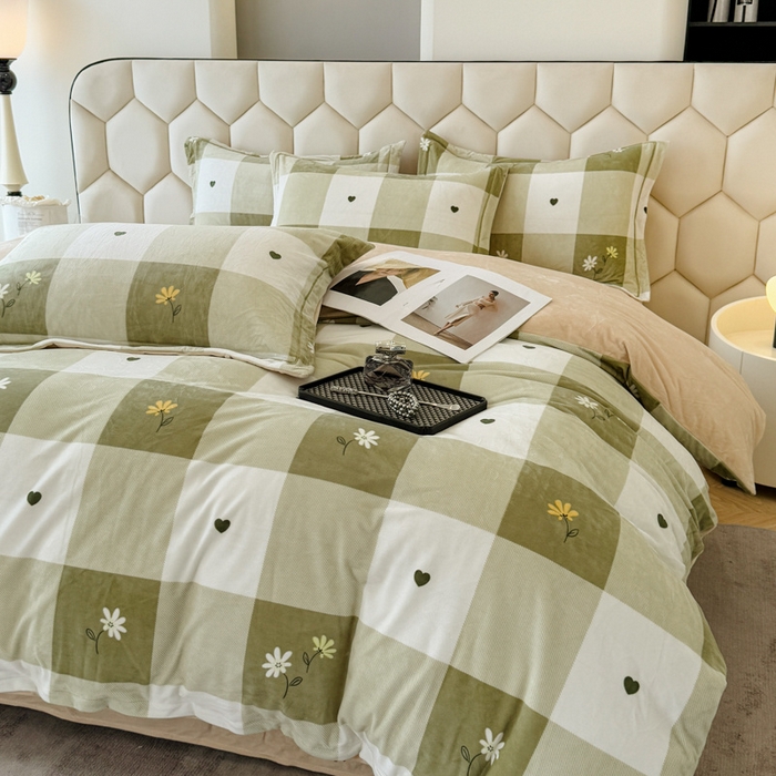 91家纺网 家纺一手货源 找家纺 喜四方 2025新款超细旦婴儿宝宝绒印花四件套 盛夏晚晴-绿