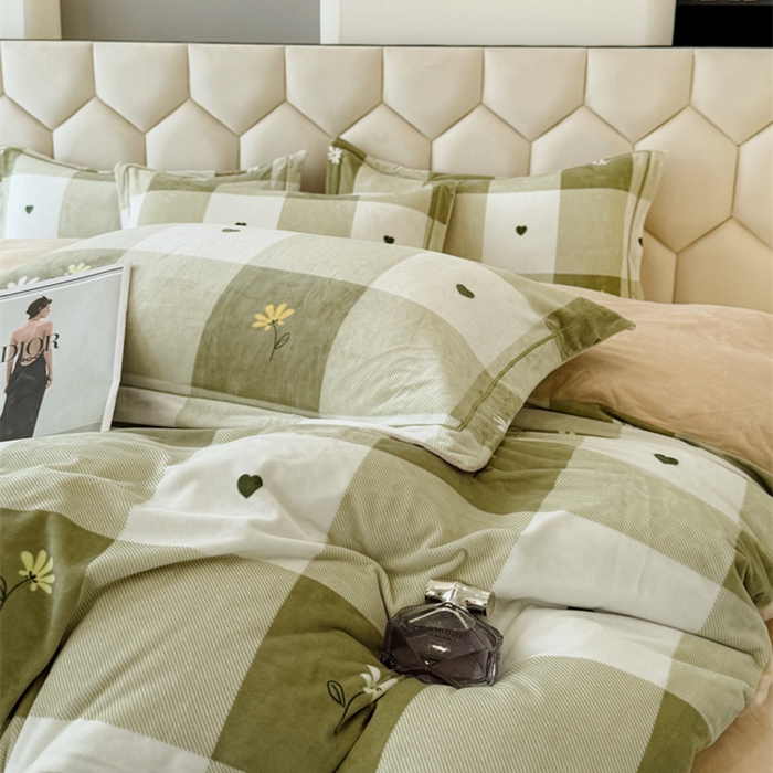 91家纺网 家纺一手货源 找家纺 喜四方 2025新款超细旦婴儿宝宝绒印花四件套 盛夏晚晴-绿