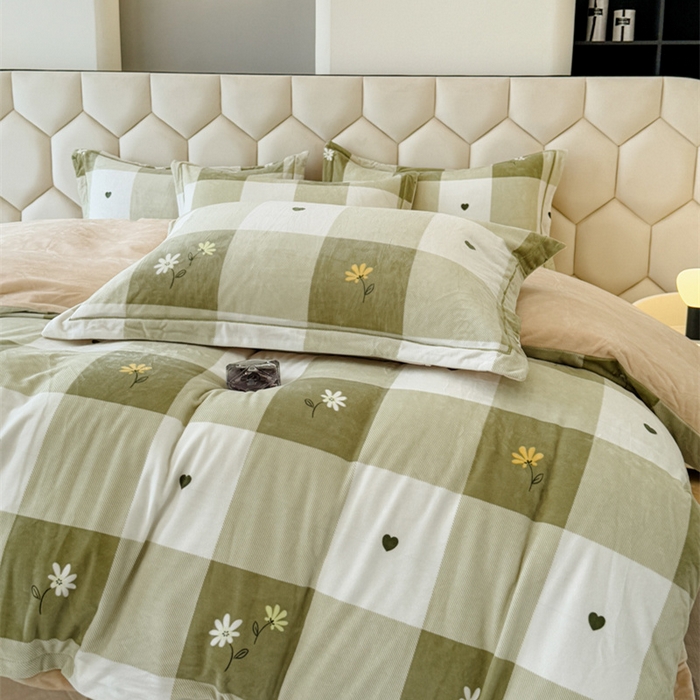 91家纺网 家纺一手货源 找家纺 喜四方 2025新款超细旦婴儿宝宝绒印花四件套 盛夏晚晴-绿