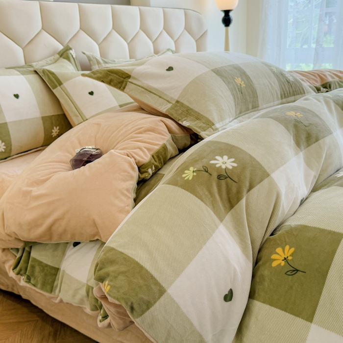 91家纺网 家纺一手货源 找家纺 喜四方 2025新款超细旦婴儿宝宝绒印花四件套 盛夏晚晴-绿